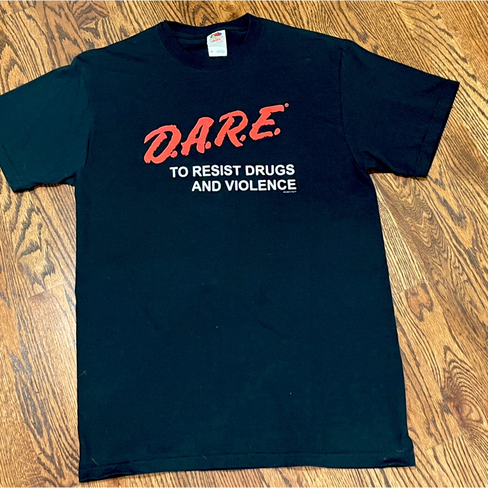 Vintage DARE program shirt